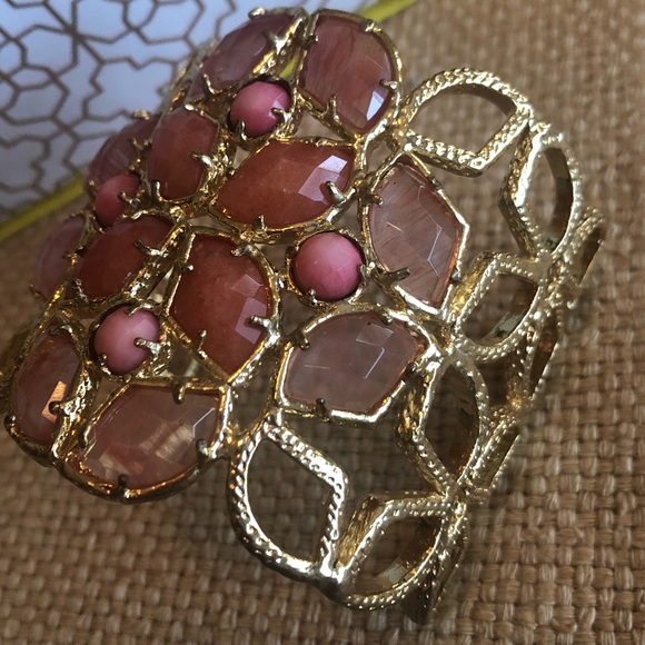 NOT FOR SALE. Almost vintage gold, pink and peach stone/glass cuff. - Picture 4 of 7